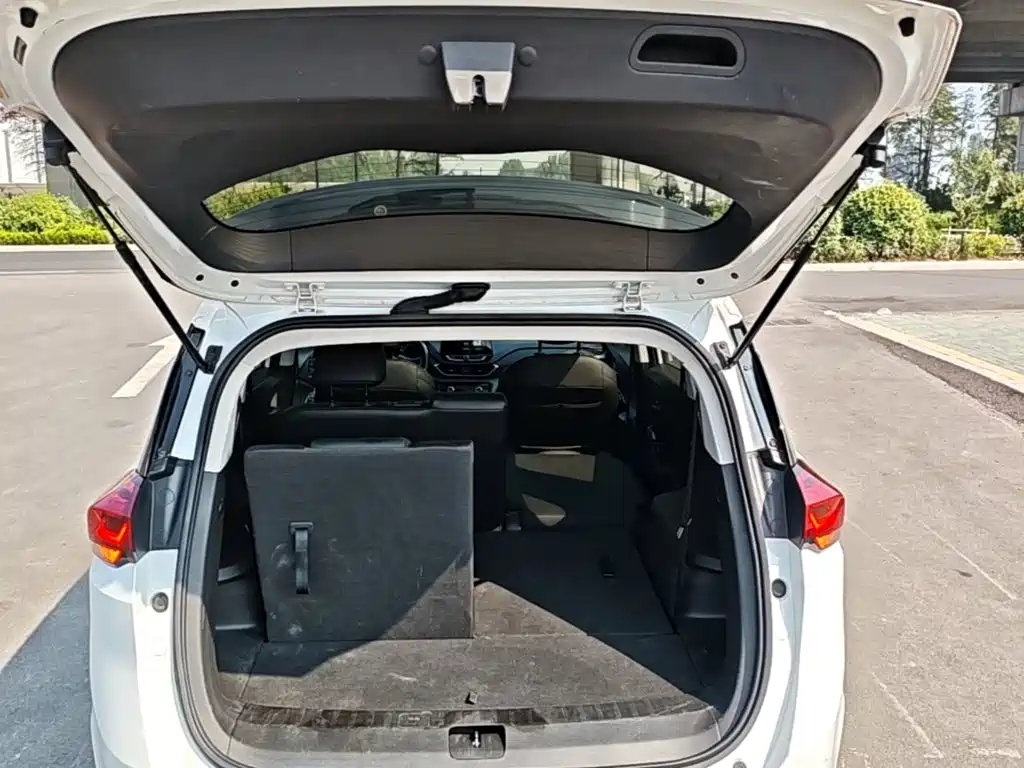 Chevrolet Orlando 2021 — фото 19