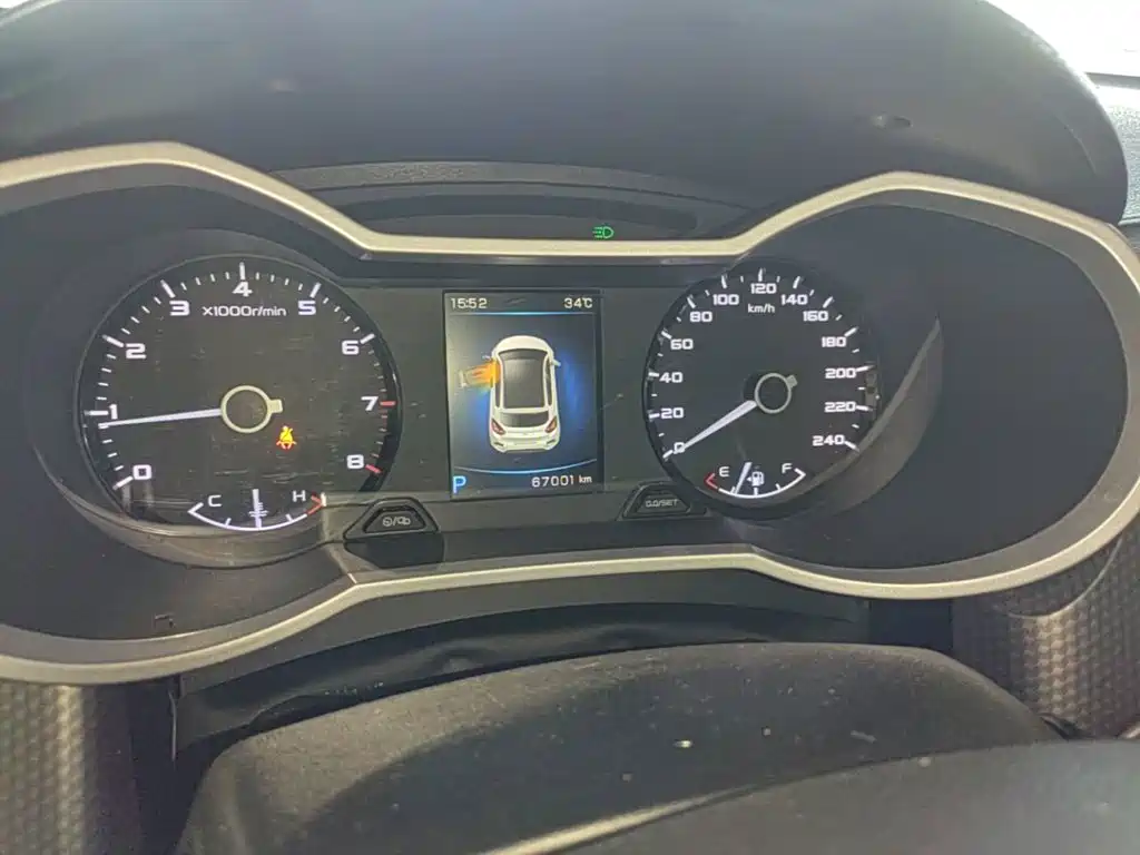 Geely Emgrand GS 2017 — фото 12
