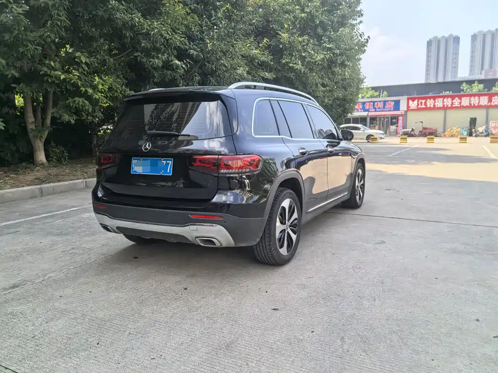 Mercedes-Benz GLB 2023