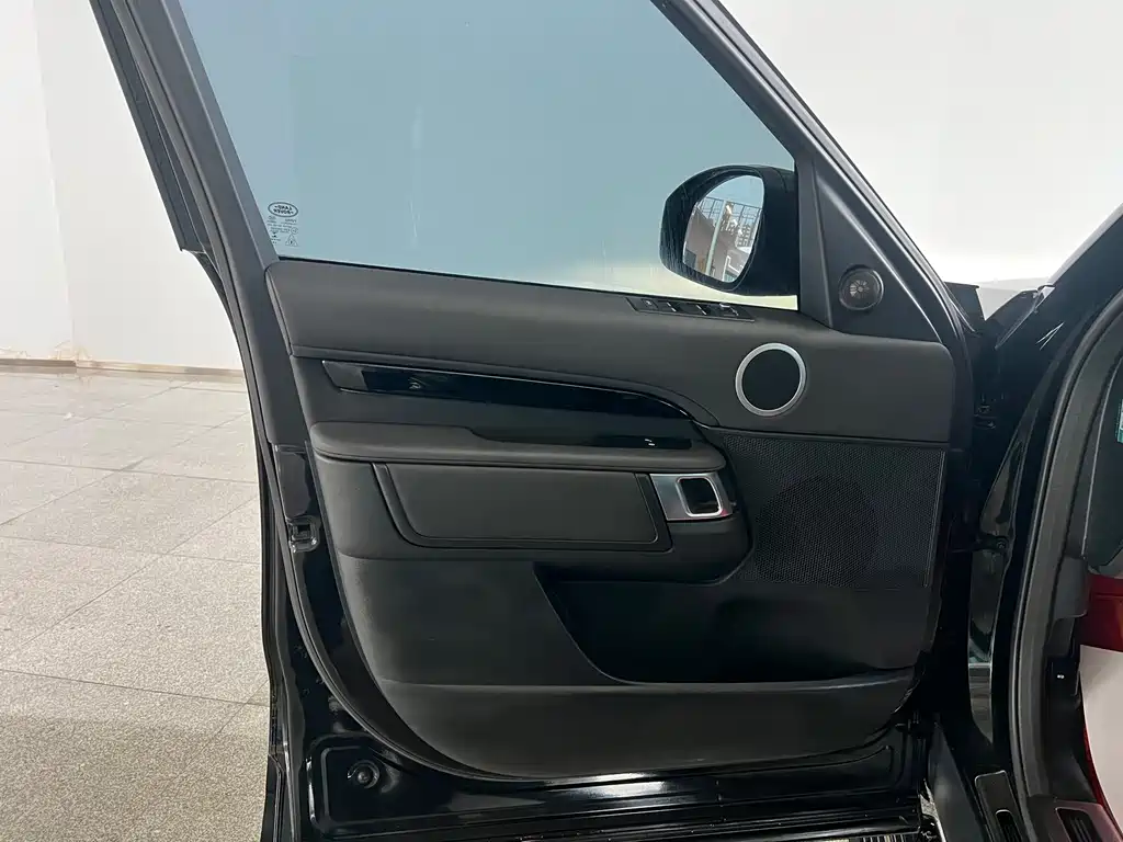 Land Rover Discovery 2020 — фото 17