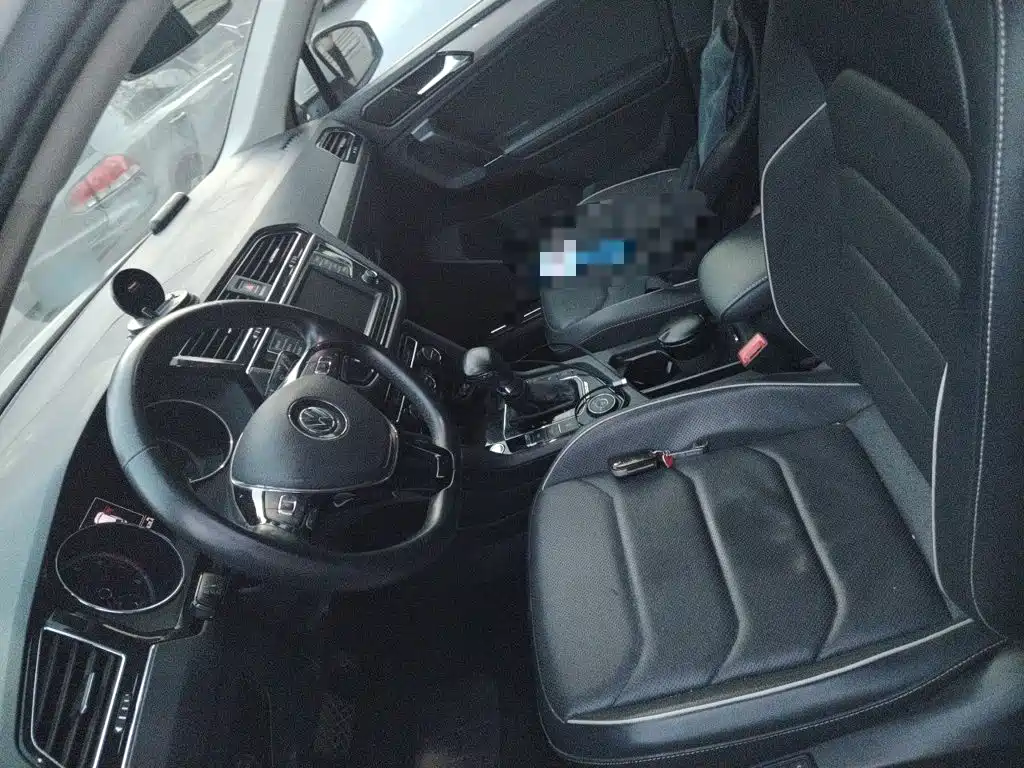 Volkswagen Tiguan L 2017 — фото 11
