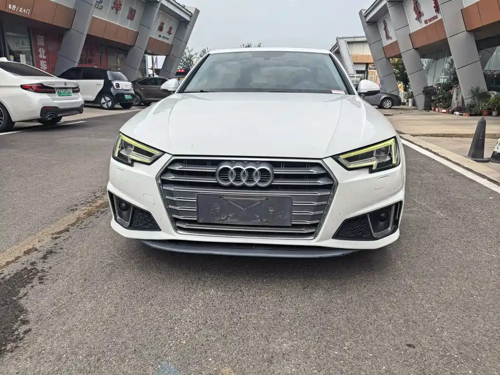 Audi A4L 2019