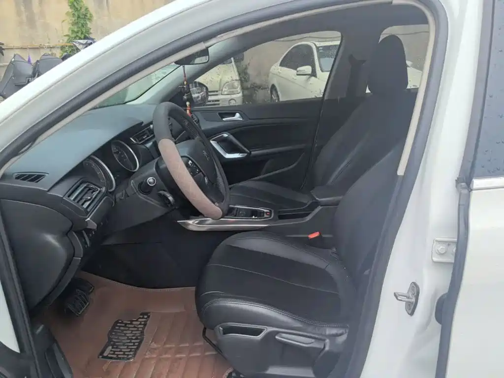 Peugeot 408 2015 — фото 15
