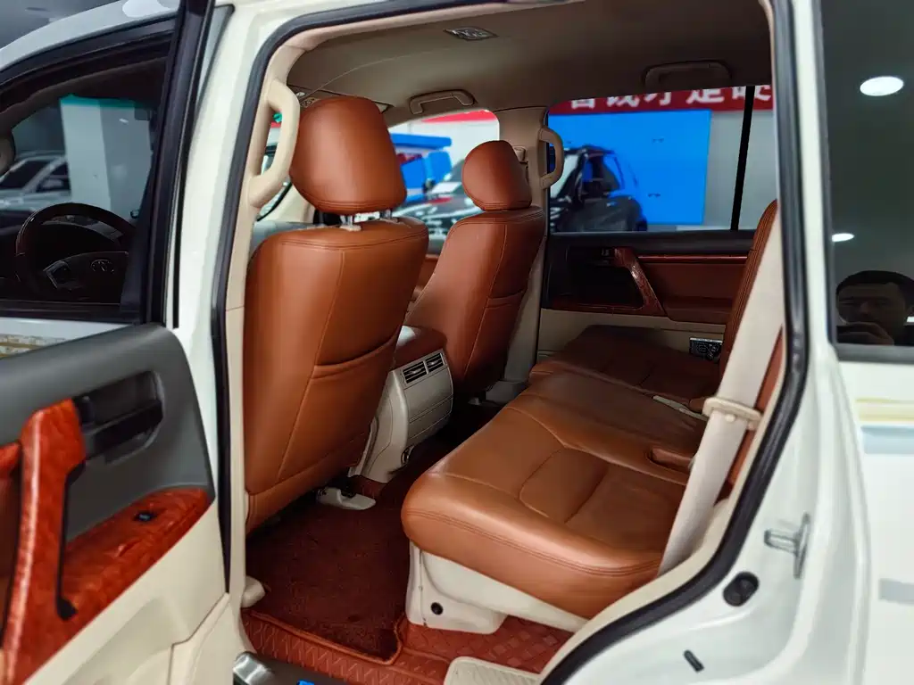 Toyota Land Cruiser 2016 — фото 11