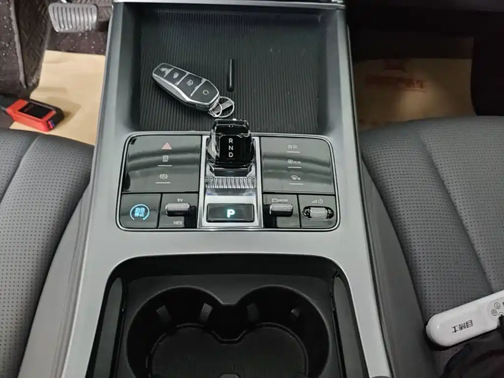 BYD Seal 07 DM-i 2025 — фото 14