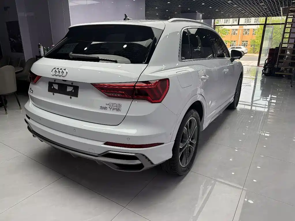 Audi Q3 2023 — фото 4