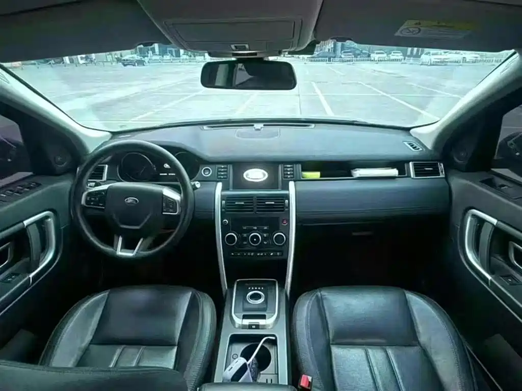Land Rover Discovery Sport 2017 — фото 8