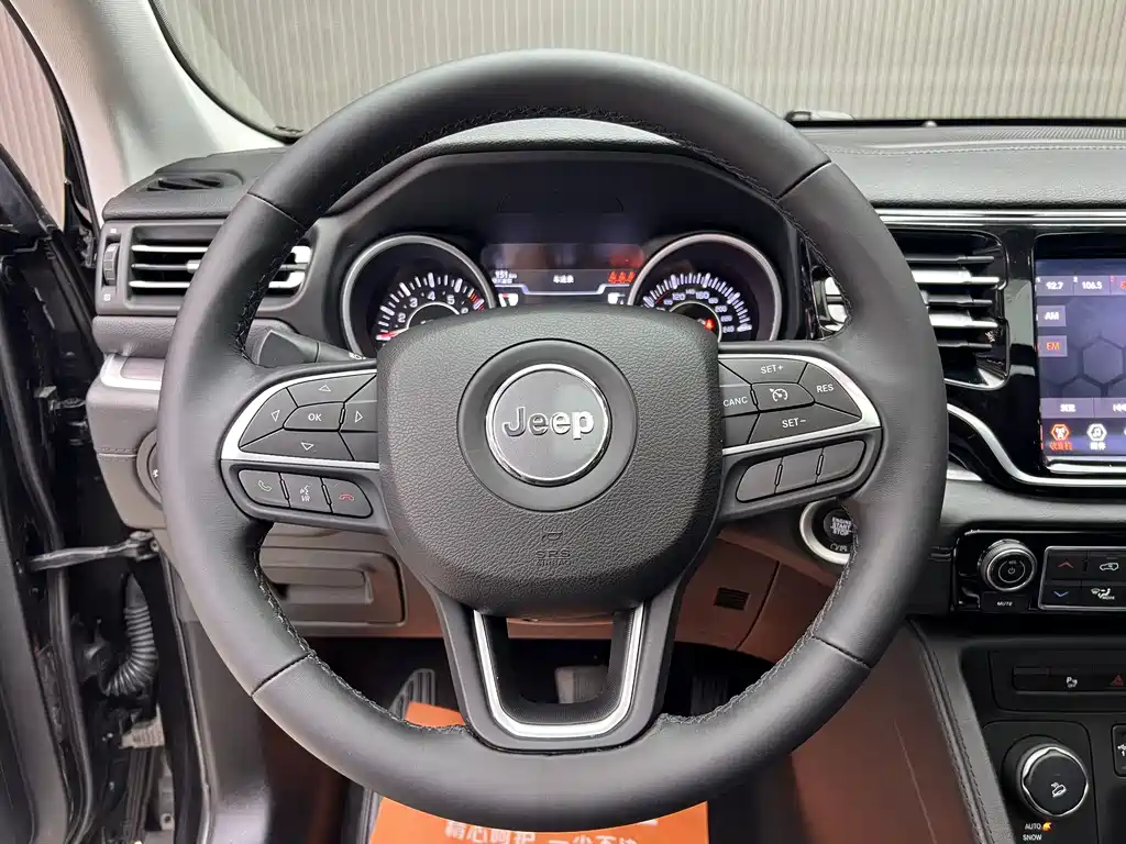 Jeep Grand Commander 2019 — фото 16