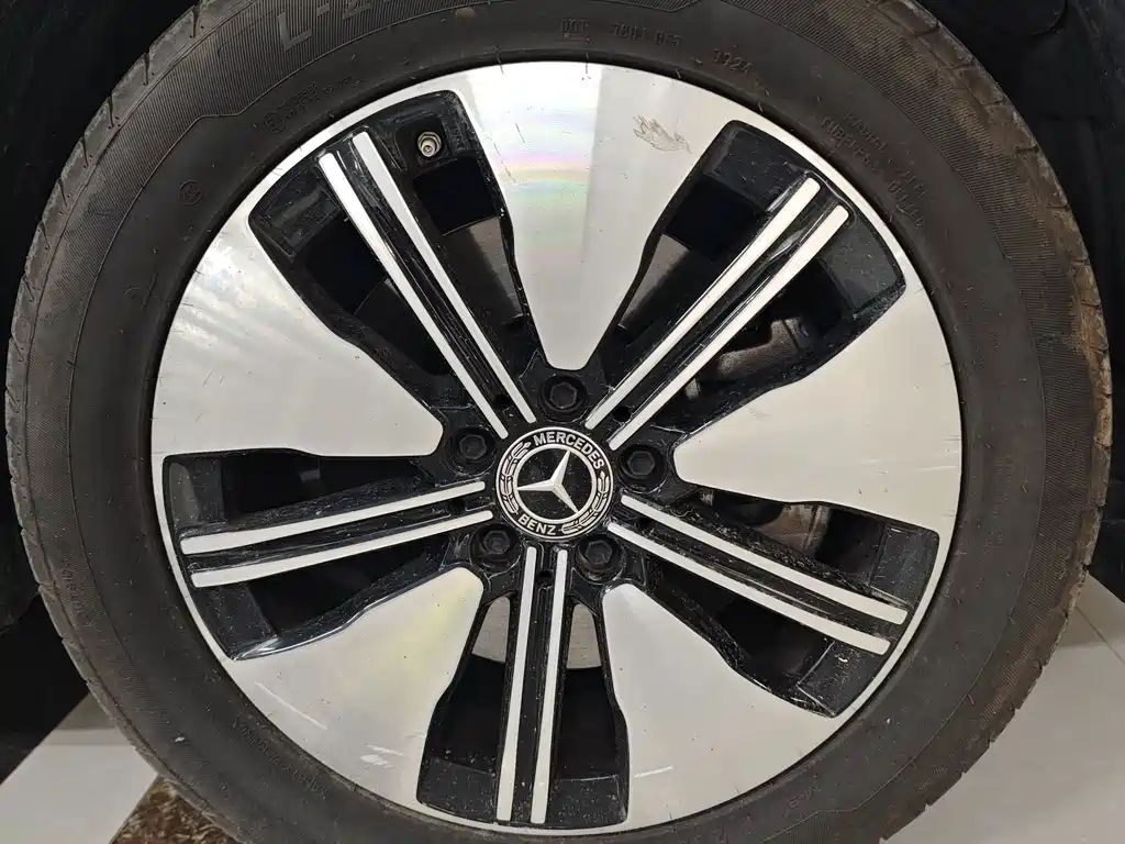 Mercedes-Benz EQB 2023