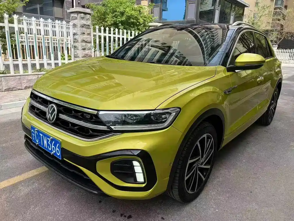 Volkswagen T-Roc 2023 — фото 1