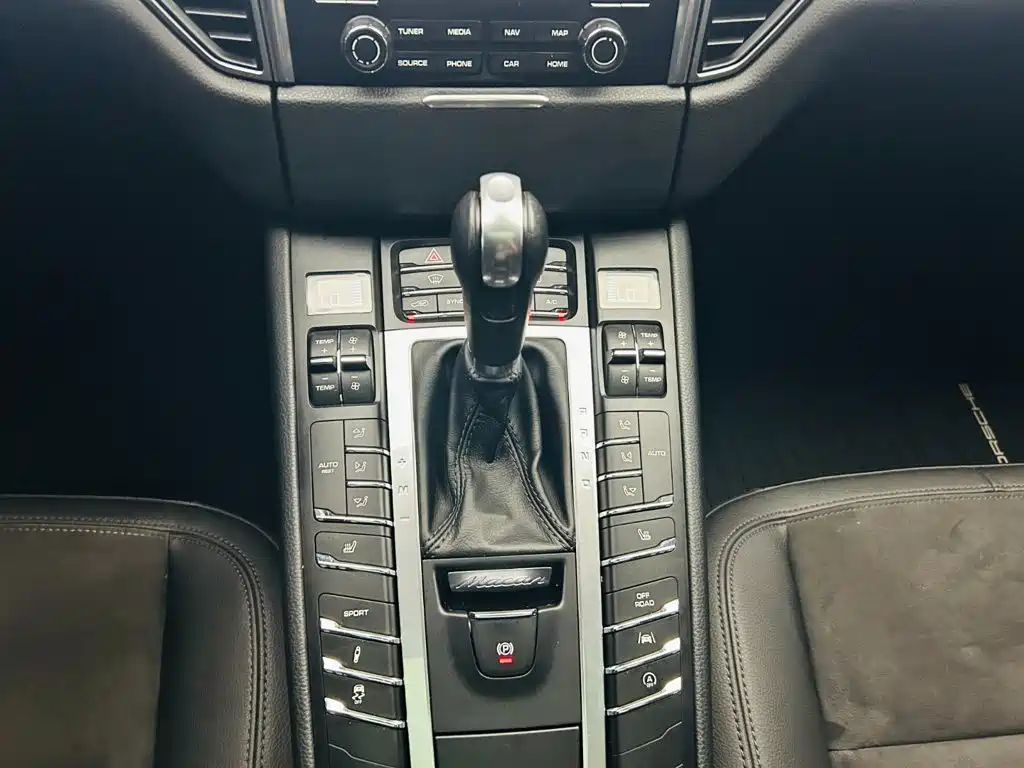Porsche Macan 2016 — фото 17