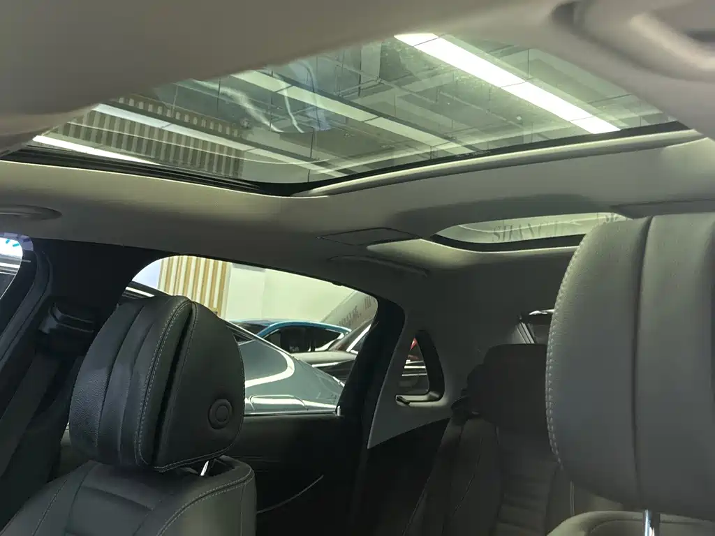 Mercedes-Benz E-Class 2019 — фото 14