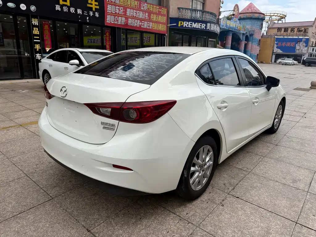 Mazda 3 Axela 2016 — фото 8
