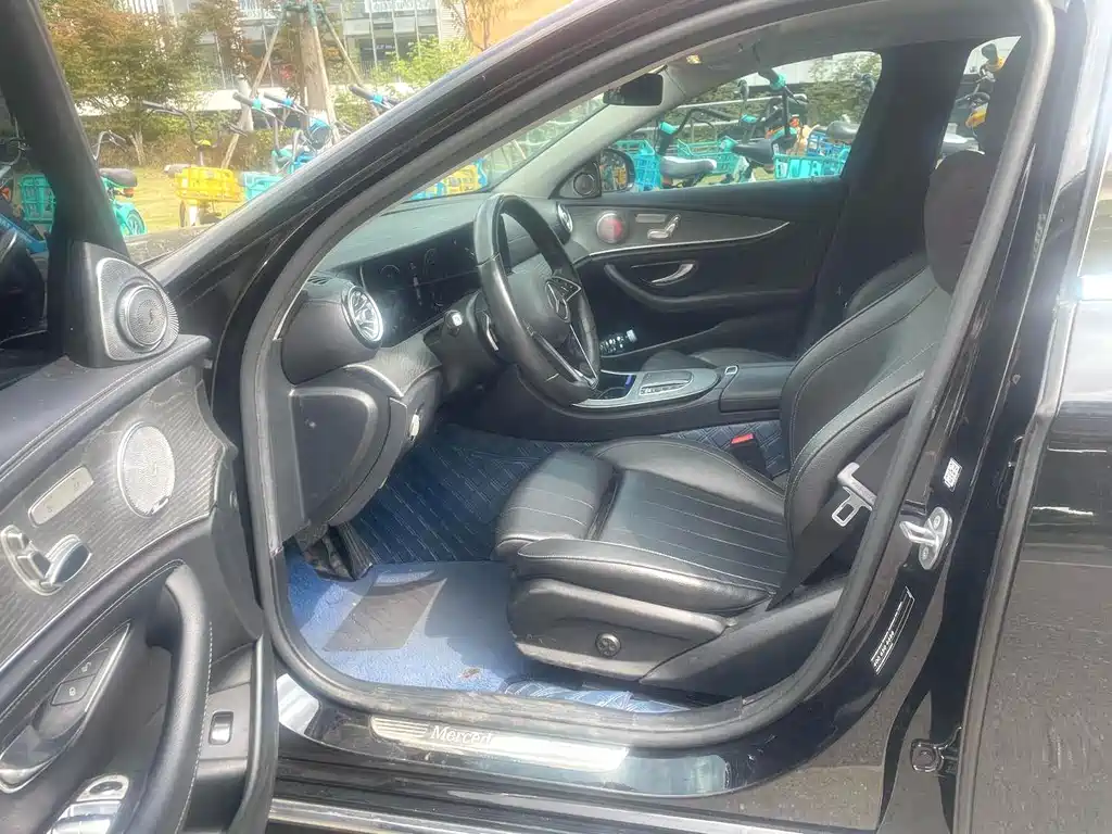 Mercedes-Benz E-Class 2022