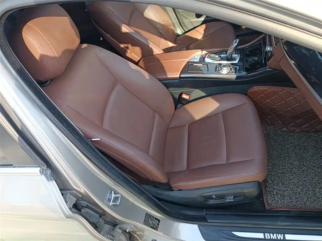 BMW 5 Series 2016 — фото 25