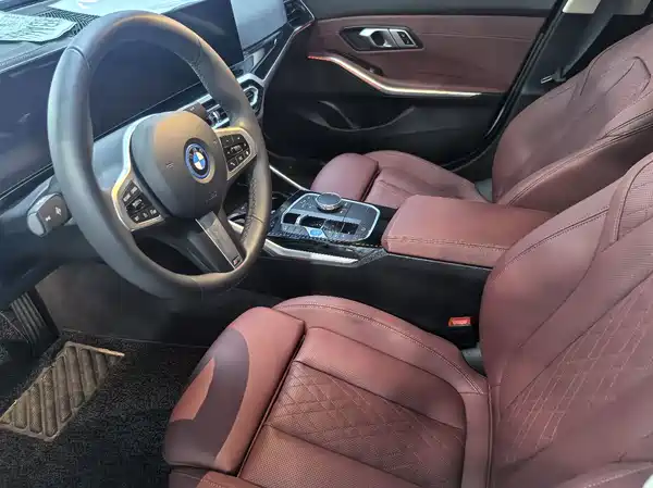 BMW i3 2024