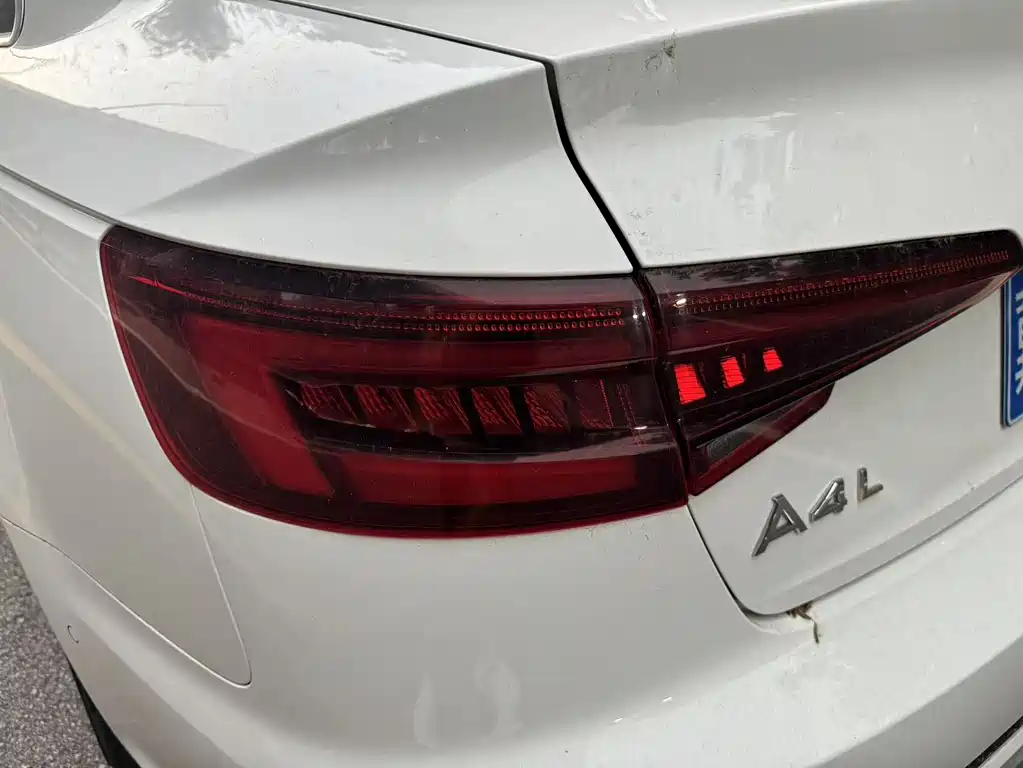 Audi A4L 2019 — фото 18