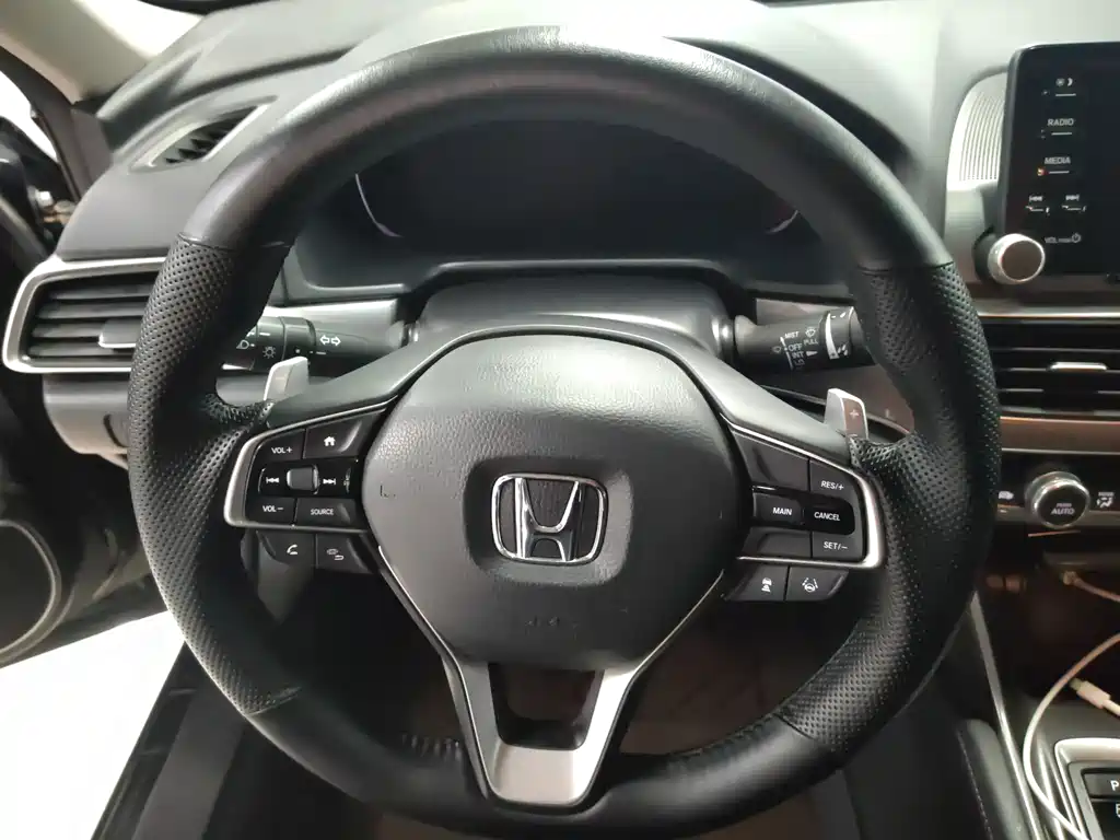Honda Accord 2020 — фото 8