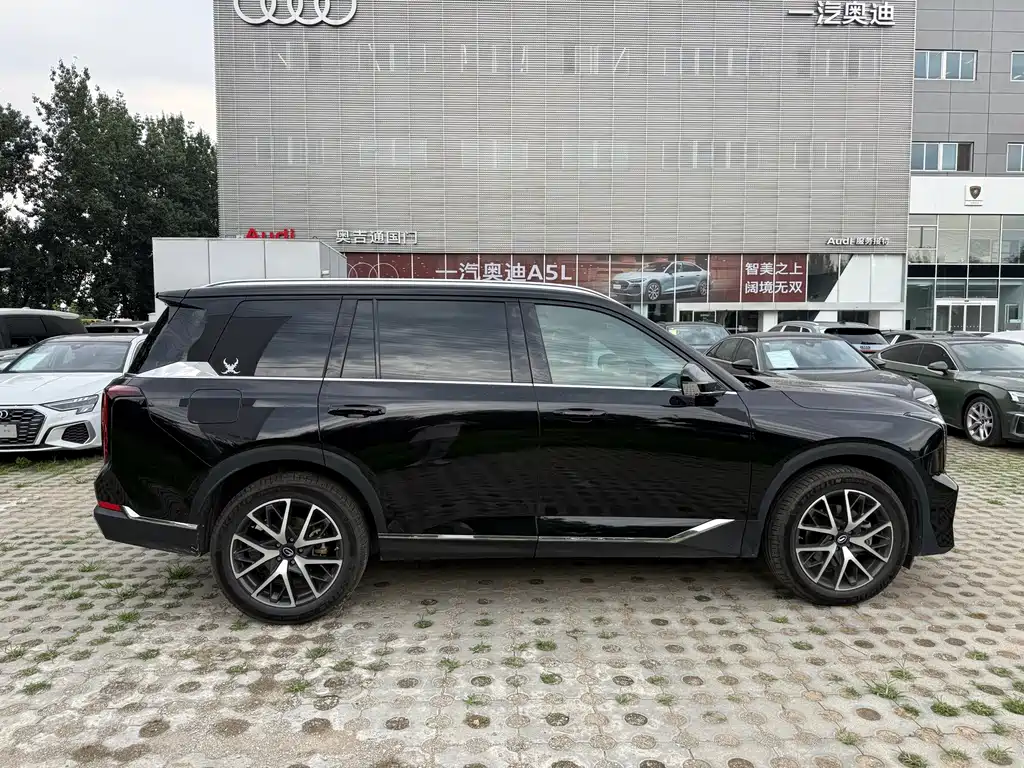 GAC Trumpchi GS8 2024 — фото 3