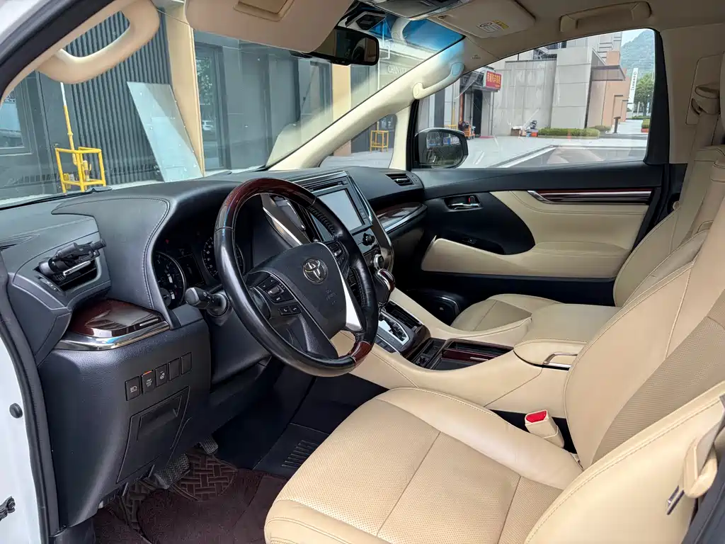 Toyota Alphard 2018 — фото 9