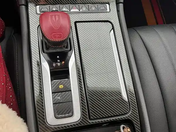 Hongqi H5 2023