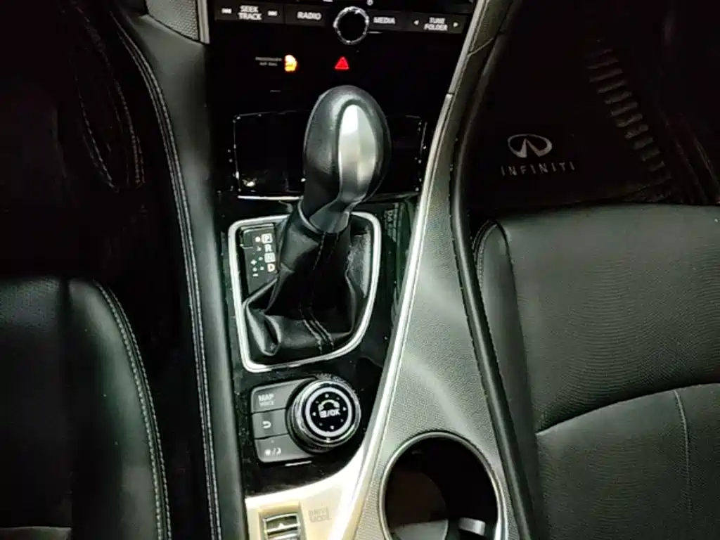 Infiniti Q50L 2017 — фото 14