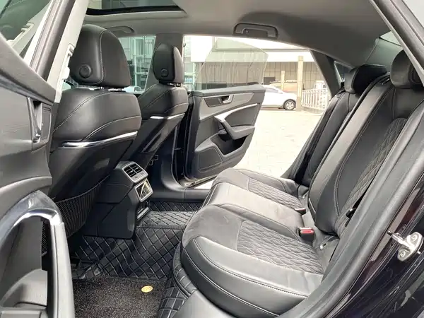 Audi A7L 2024