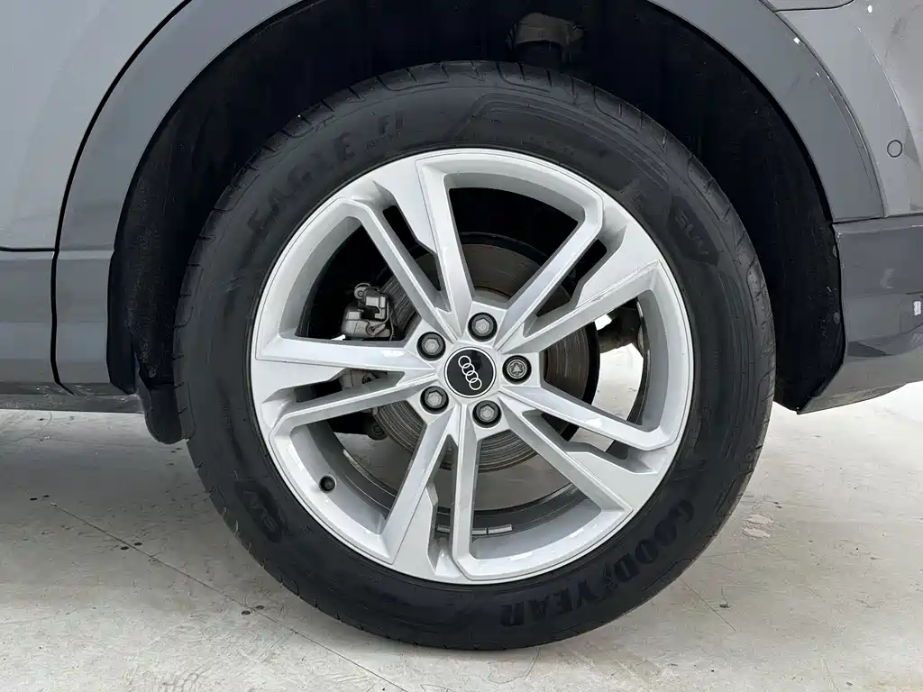 Audi Q3 2023 — фото 17