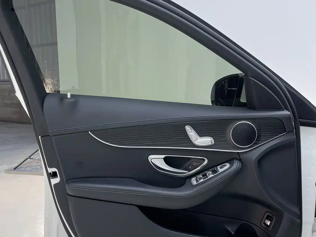 Mercedes-Benz C-Class 2021 — фото 17