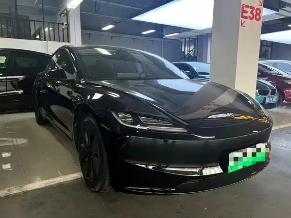 Tesla Model 3 2024