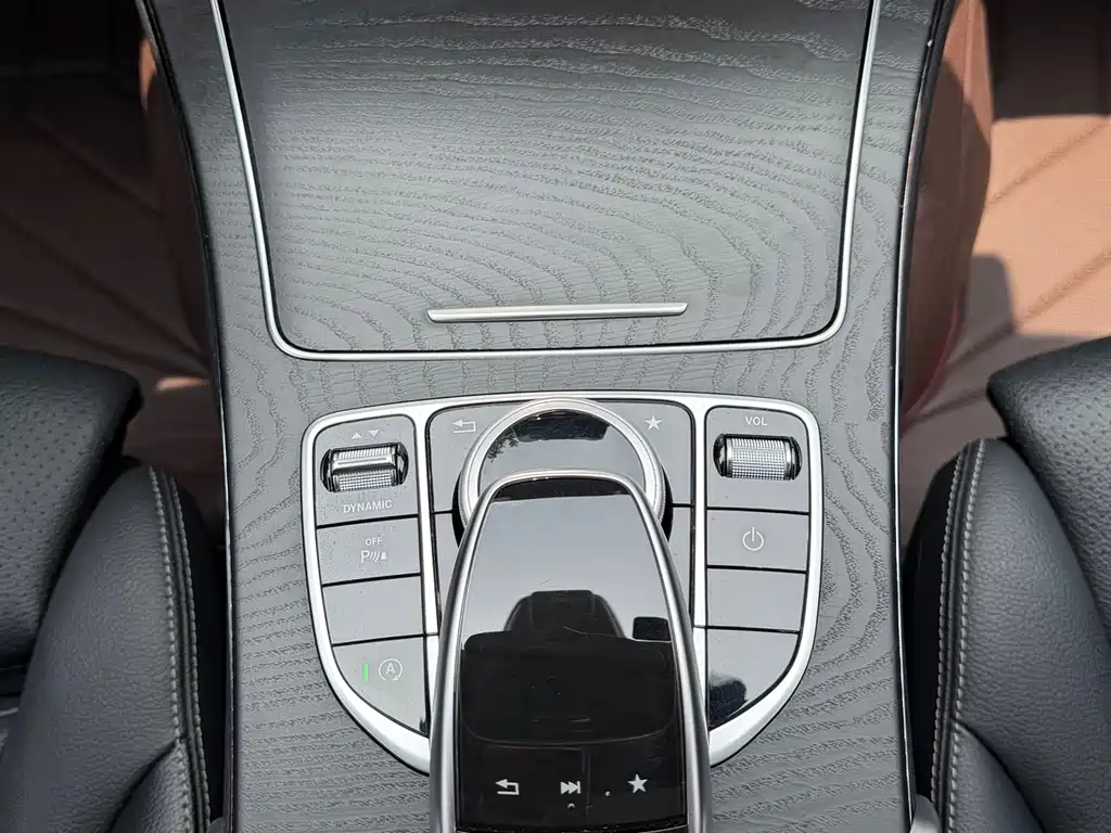 Mercedes-Benz C-Class 2018 — фото 15