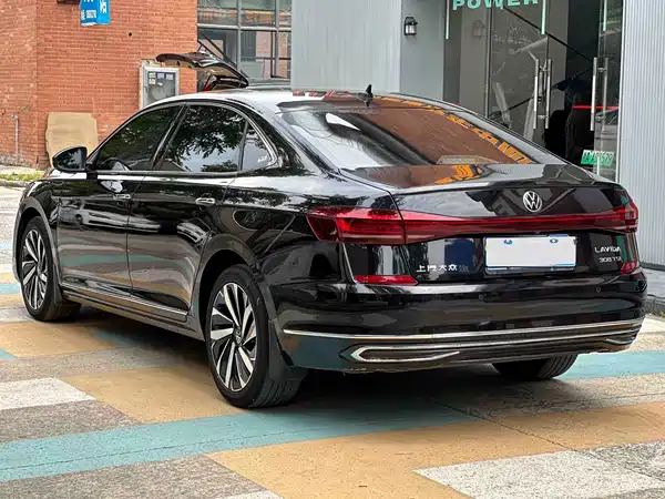 Volkswagen Passat 2022