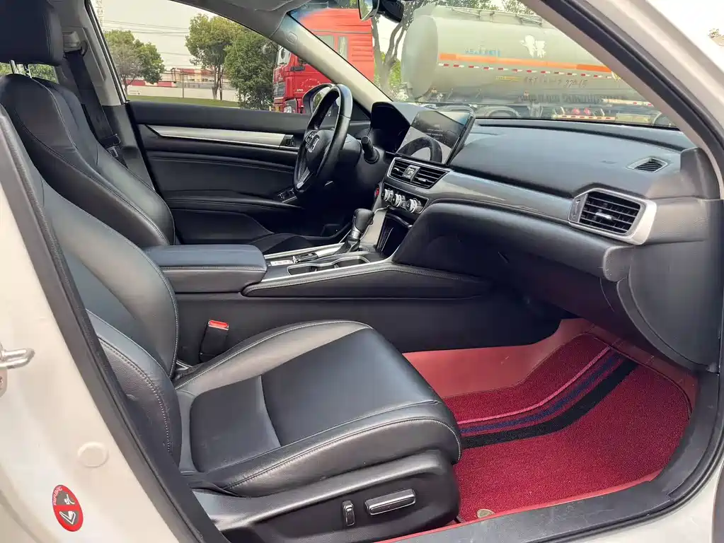 Honda Accord 2022 — фото 16