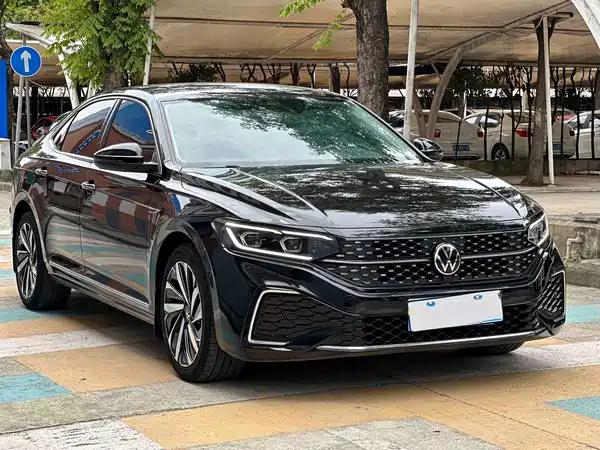 Volkswagen Passat 2022