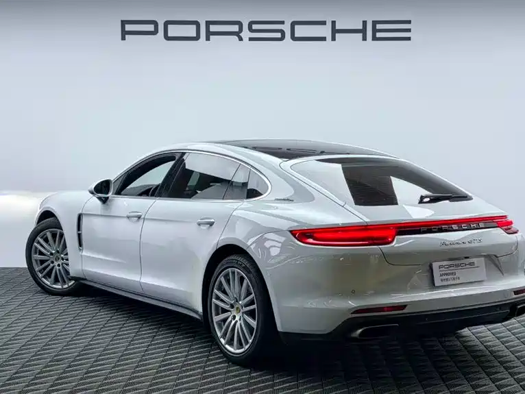 Porsche Panamera 2019 — фото 6