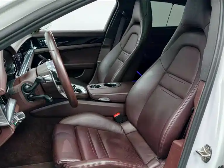 Porsche Panamera 2019 — фото 12