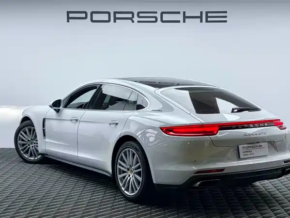 Porsche Panamera 2019