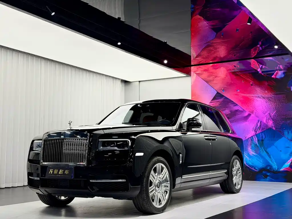 Rolls-Royce Cullinan 2020 — фото 1