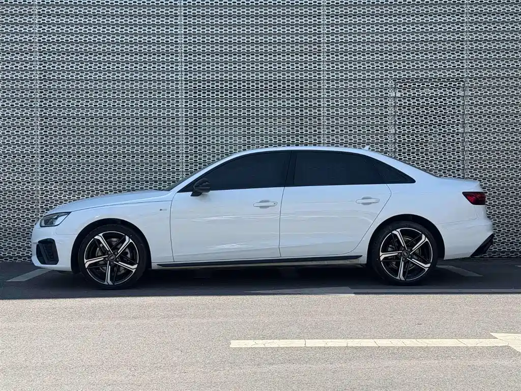 Audi A4L 2024 — фото 2