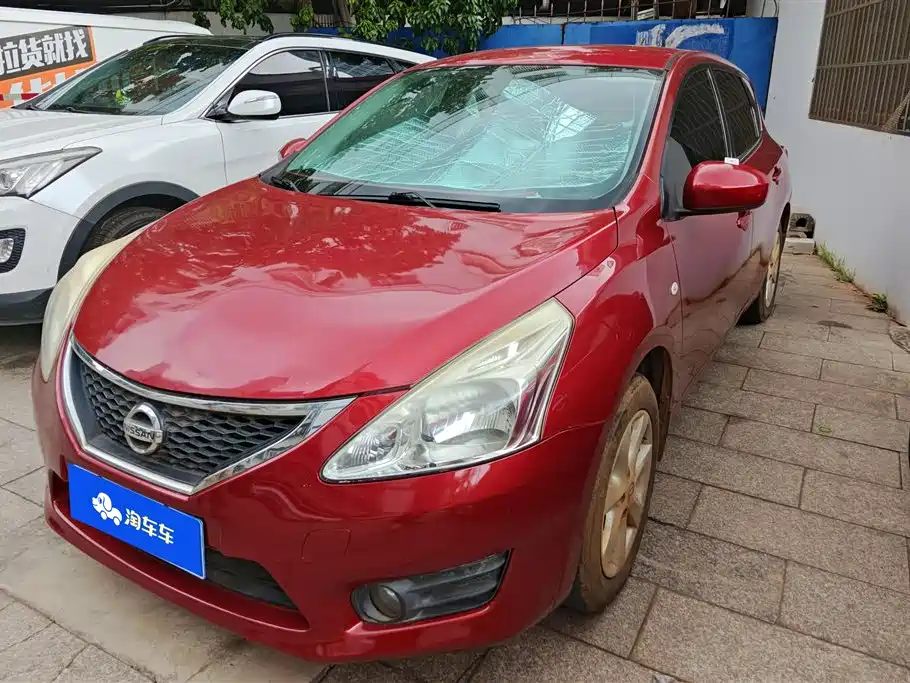 Nissan Tiida 2012