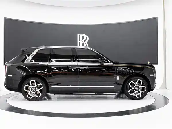 Rolls-Royce Cullinan 2024