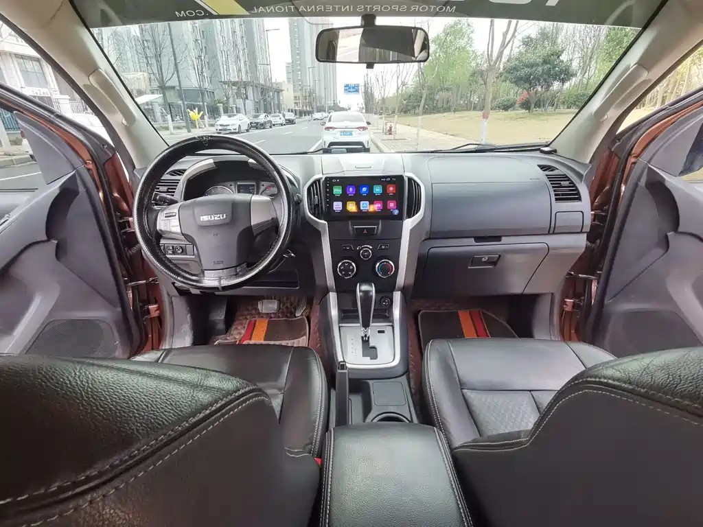 Isuzu MU-X 2016 — фото 9