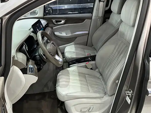 Roewe iMAX8 2024