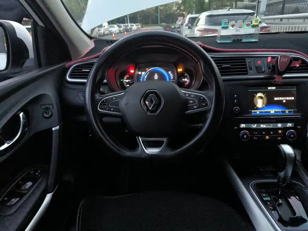Renault Kadjar 2018 — фото 11
