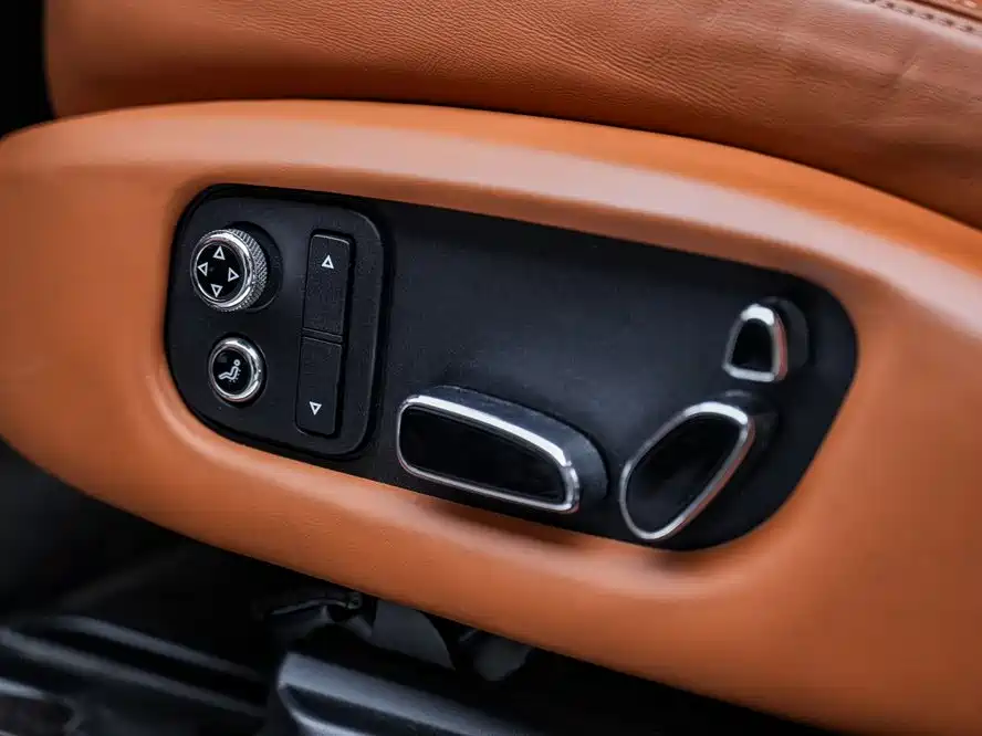 Bentley Mulsanne 2015 — фото 23
