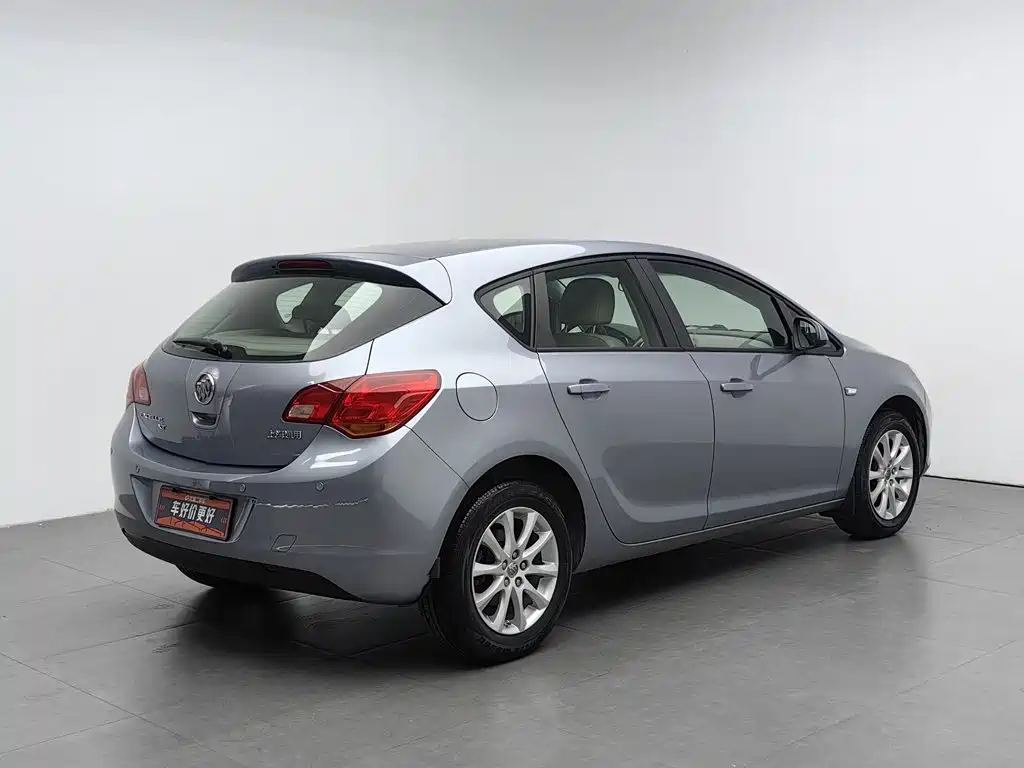 Buick Excelle 2012