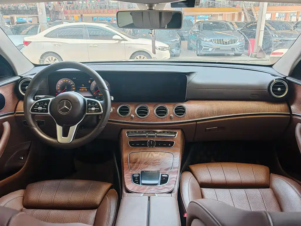 Mercedes-Benz E-Class 2019 — фото 12