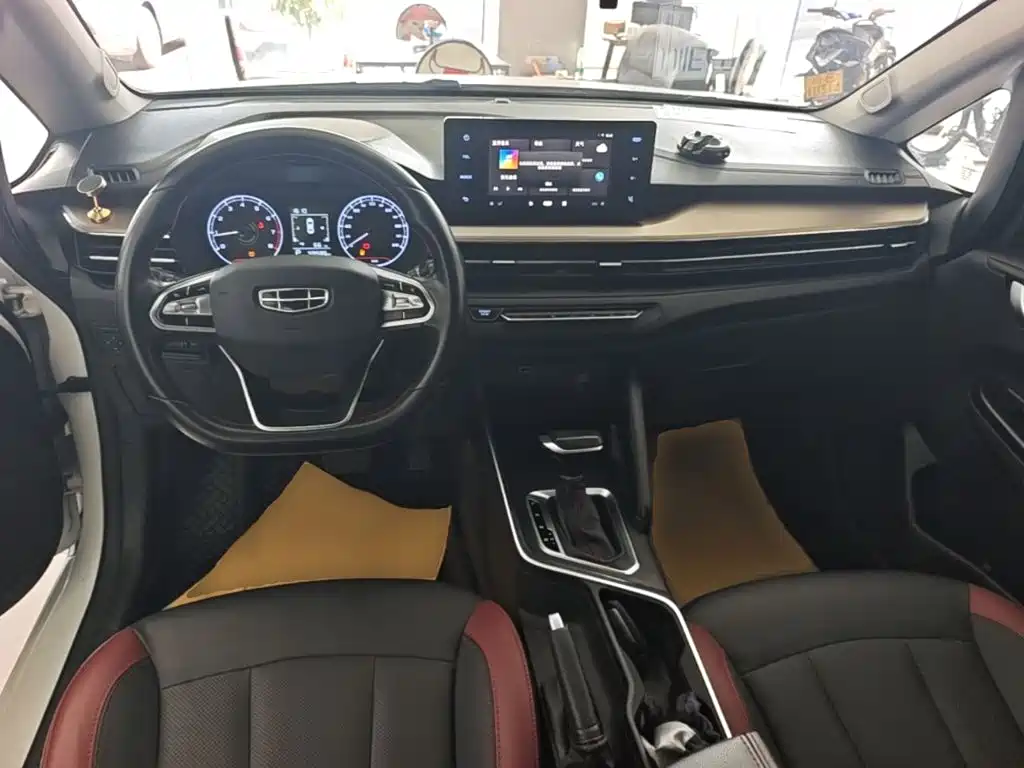 Geely Vision X3 2021 — фото 10