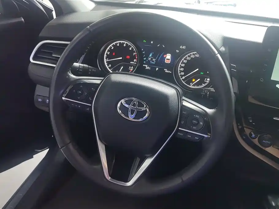 Toyota Camry 2022 — фото 15
