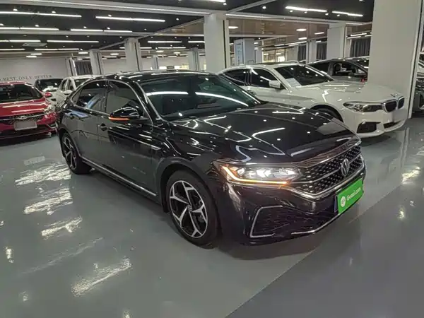 Volkswagen Passat 2025